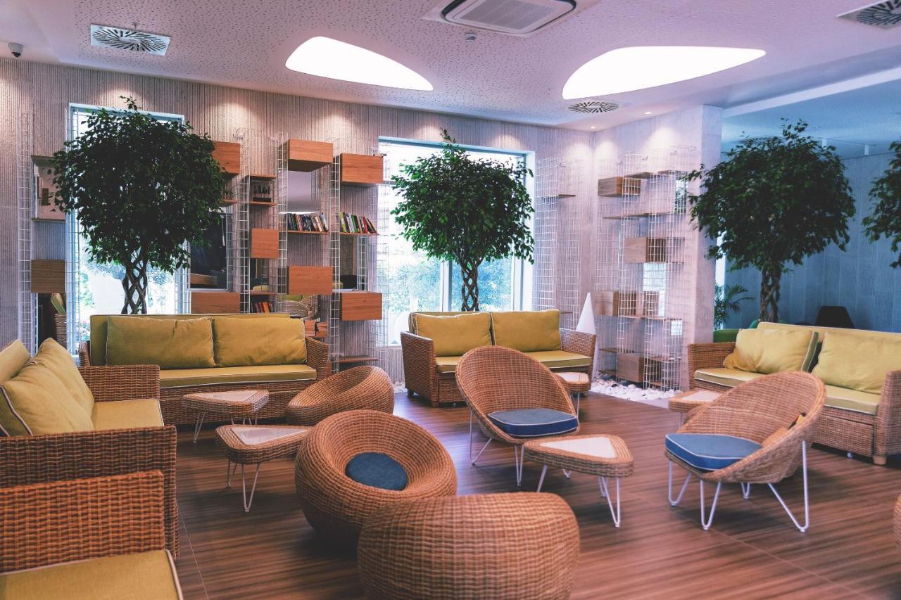 Carine Hotel Kumbor Superior 赫尔采格诺维 外观 照片