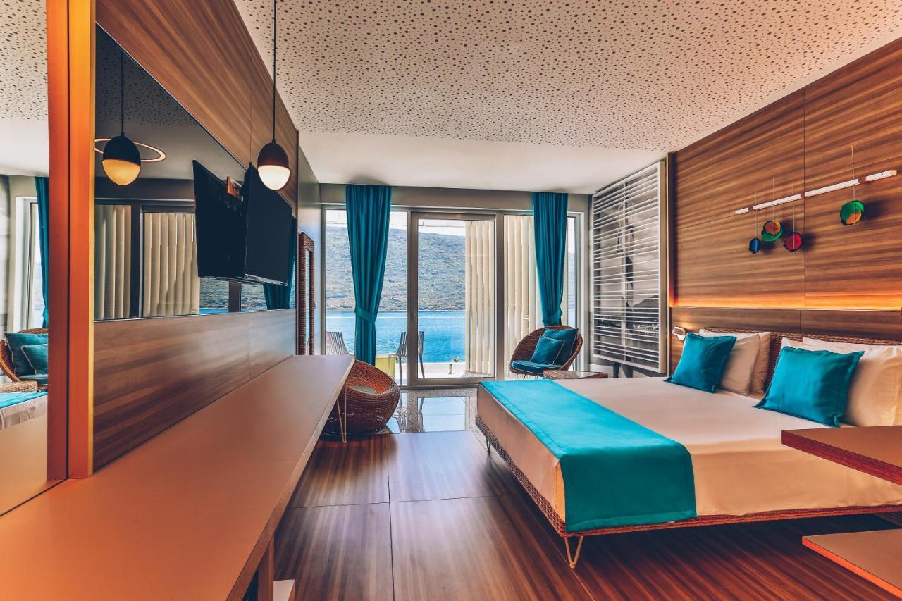 Carine Hotel Kumbor Superior 赫尔采格诺维 外观 照片