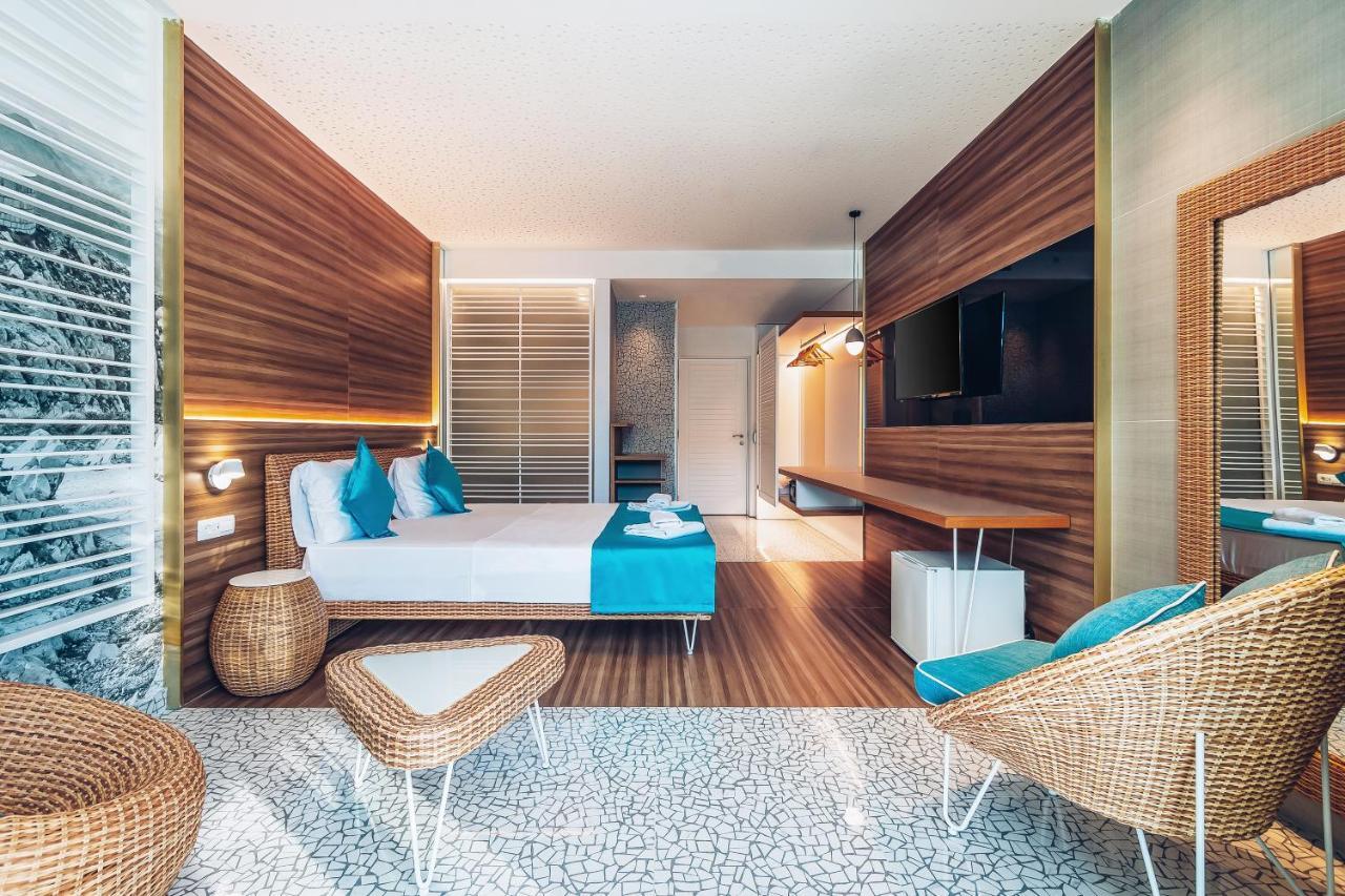 Carine Hotel Kumbor Superior 赫尔采格诺维 外观 照片